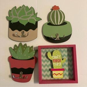 4 Piece succulent/cactus decor. 3 hooks and a sign